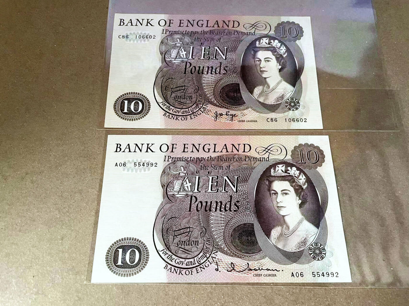 【Blue Auction】✨世界纸币精拍第476期【精】 【一组2张 包含无47及A冠】英国 C序列10镑 UNC- 