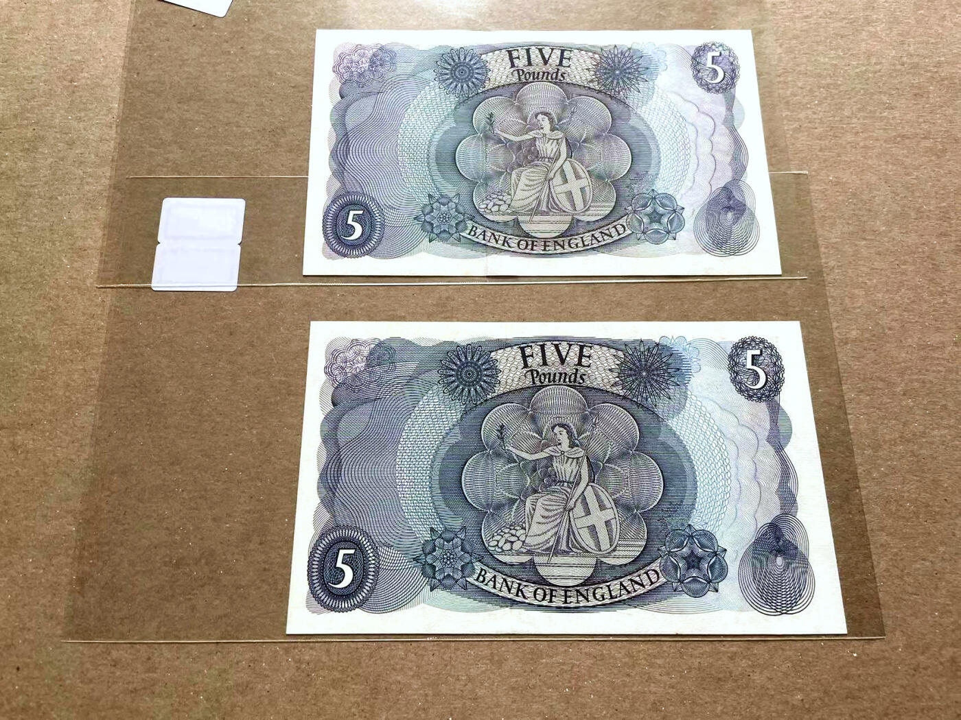 【Blue Auction】✨世界纸币精拍第476期【精】 【一组2张】英国 C序列5镑 UNC- 