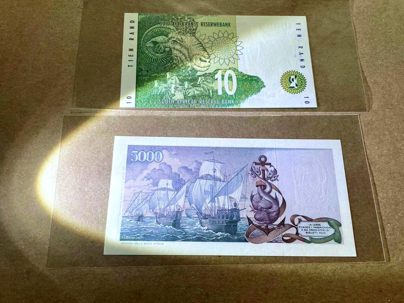 【Blue Auction】✨世界纸币精拍第476期【精】 【一组2张 包含AAA冠和无47】南非 1994年10兰特&意大利 5000里拉 哥伦布 全新UNC