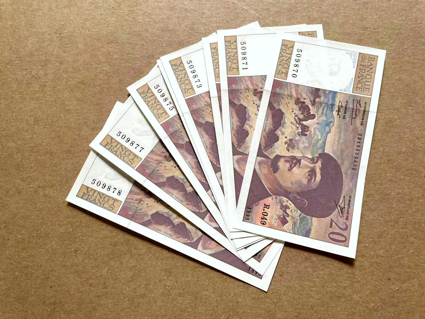 【Blue Auction】✨世界纸币精拍第476期【精】 【一组8张】法国 1995年20法郎 UNC（轻微印子）