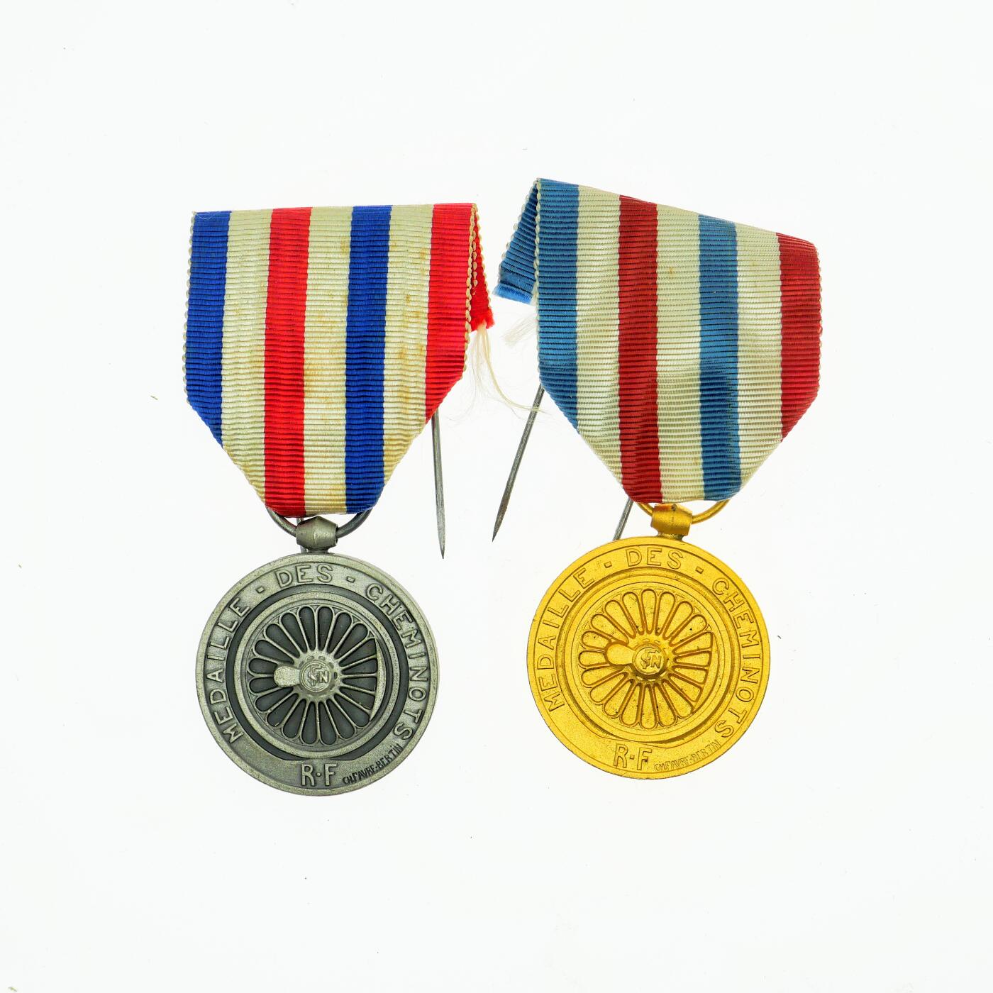 勋章奖章交易所5月19日拍卖 法国铁路奖章一组