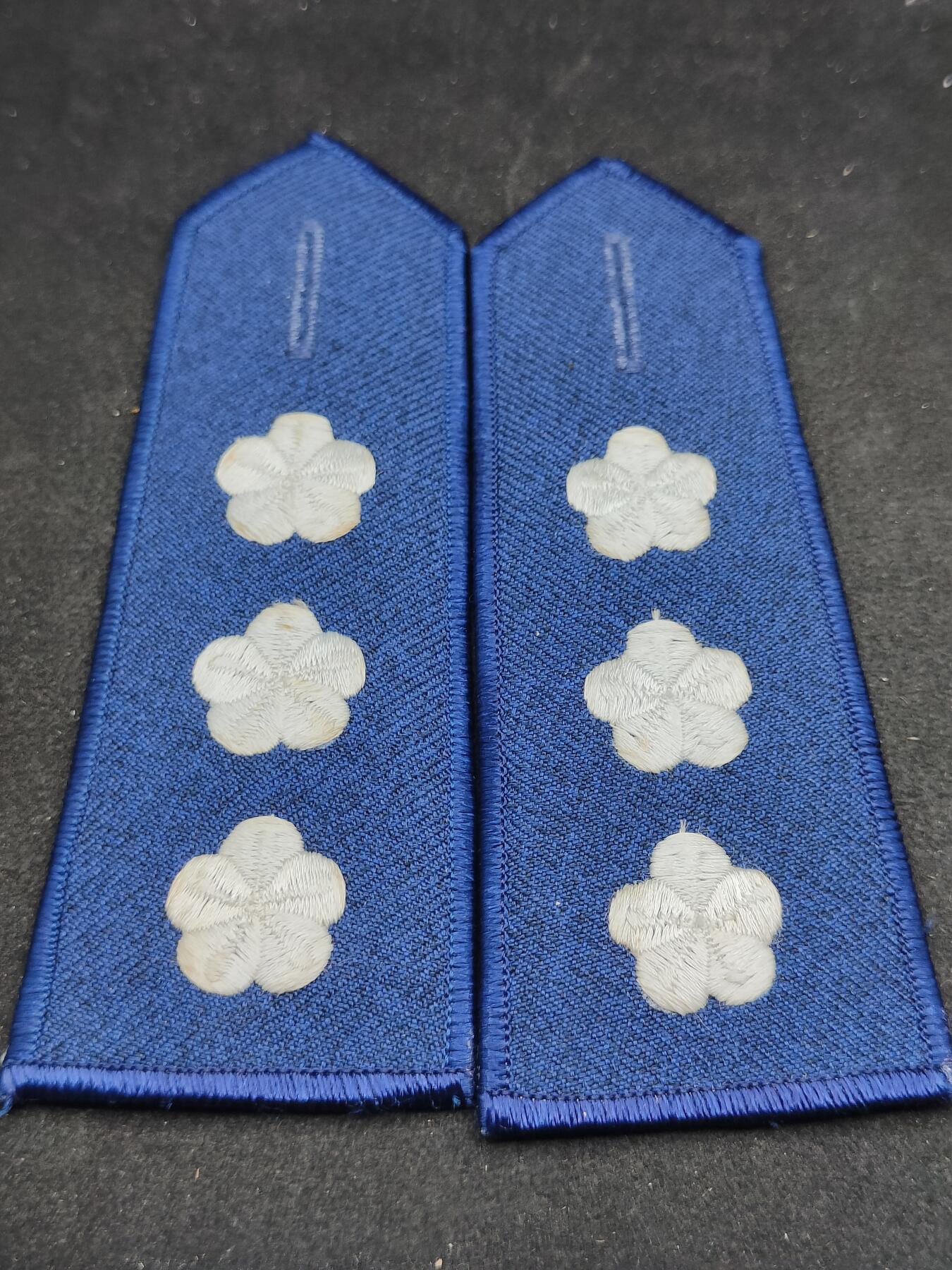 全场0元起拍 第157期 咸鱼国勋章拍卖专场 5月19日（周日）下午6：00开始 空军上校肩章一对