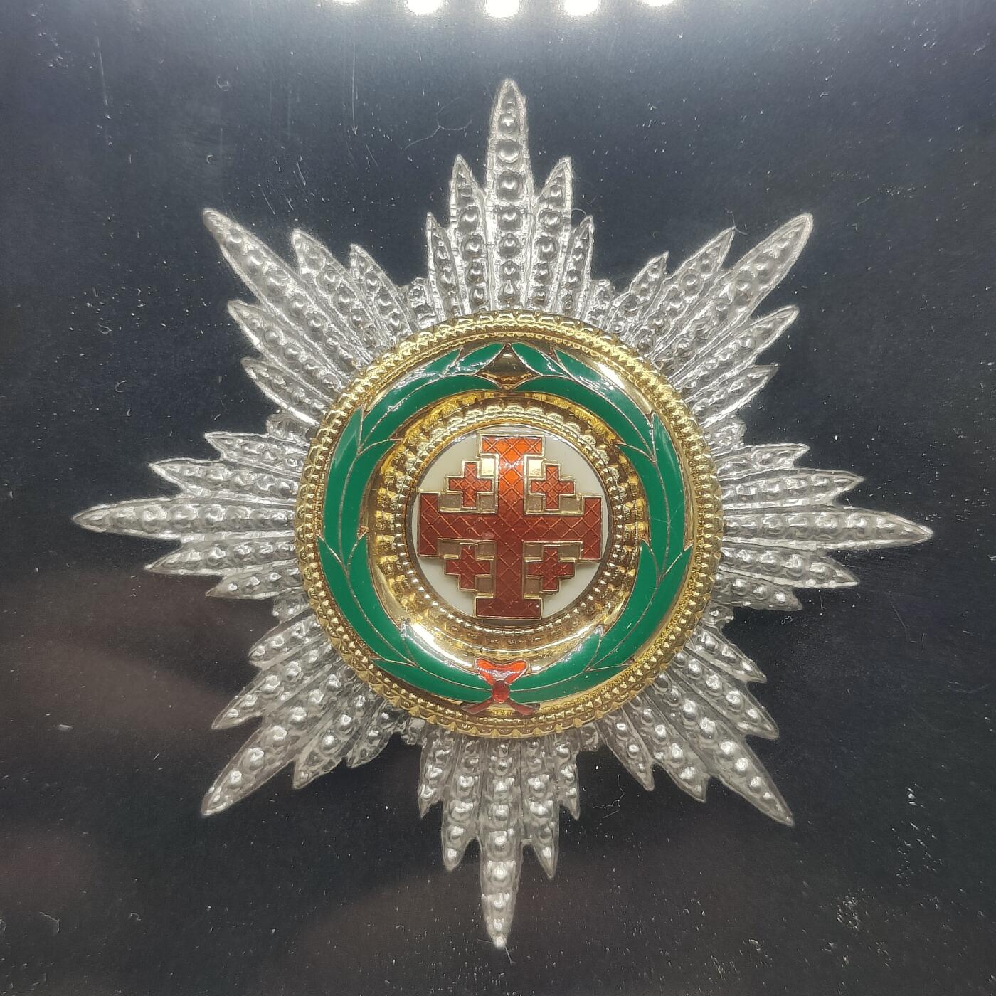全场0元起拍 第157期 咸鱼国勋章拍卖专场 5月19日（周日）下午6：00开始 蒂冈教皇国聖墓骑士团勋章大军官级星芒章带相框