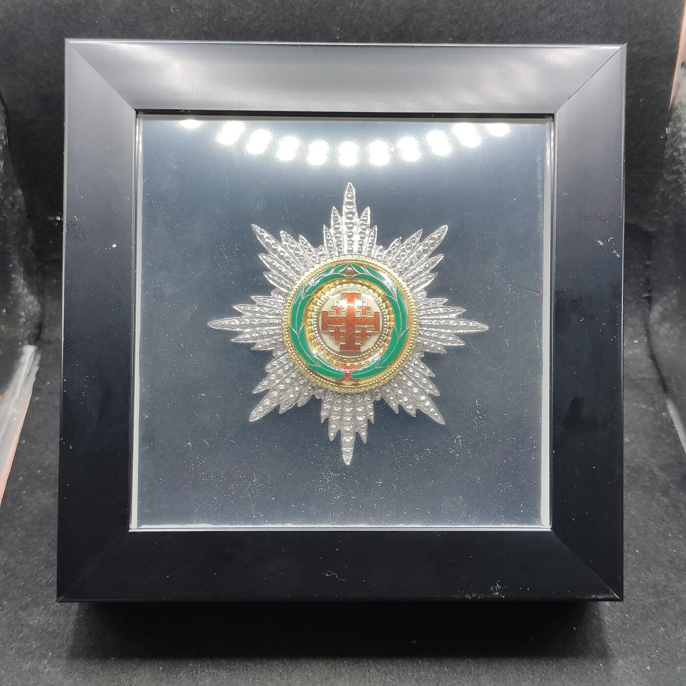 全场0元起拍 第157期 咸鱼国勋章拍卖专场 5月19日（周日）下午6：00开始 蒂冈教皇国聖墓骑士团勋章大军官级星芒章带相框