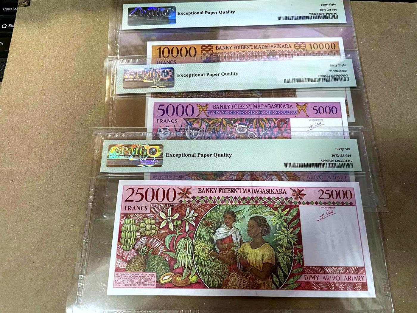 【Blue Auction】✨世界纸币精拍第477期——周日畅拍场 【一组6张】马达加斯加 1994-98年500-25000阿里亚里 PMG68EPQ-66EPQ 