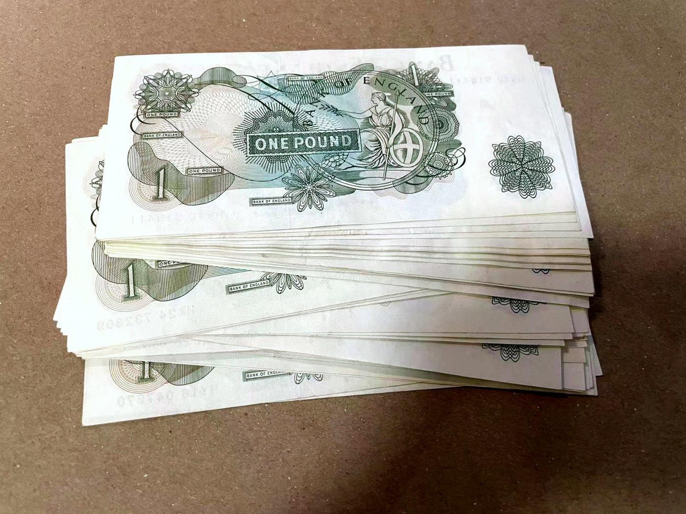 【Blue Auction】✨世界纸币精拍第477期——周日畅拍场 【一组50张】英国 C序列1镑 品相不一