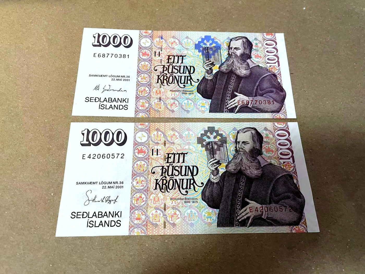 【Blue Auction】✨世界纸币精拍第477期——周日畅拍场 【一组2张】冰岛 2001年1000克朗 全新UNC