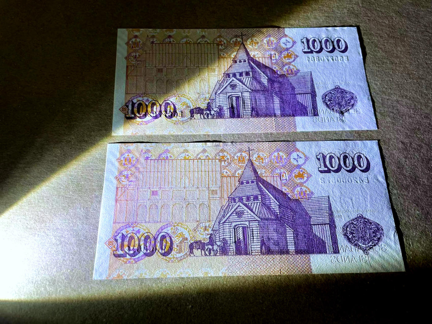 【Blue Auction】✨世界纸币精拍第477期——周日畅拍场 【一组2张】冰岛 2001年1000克朗 全新UNC