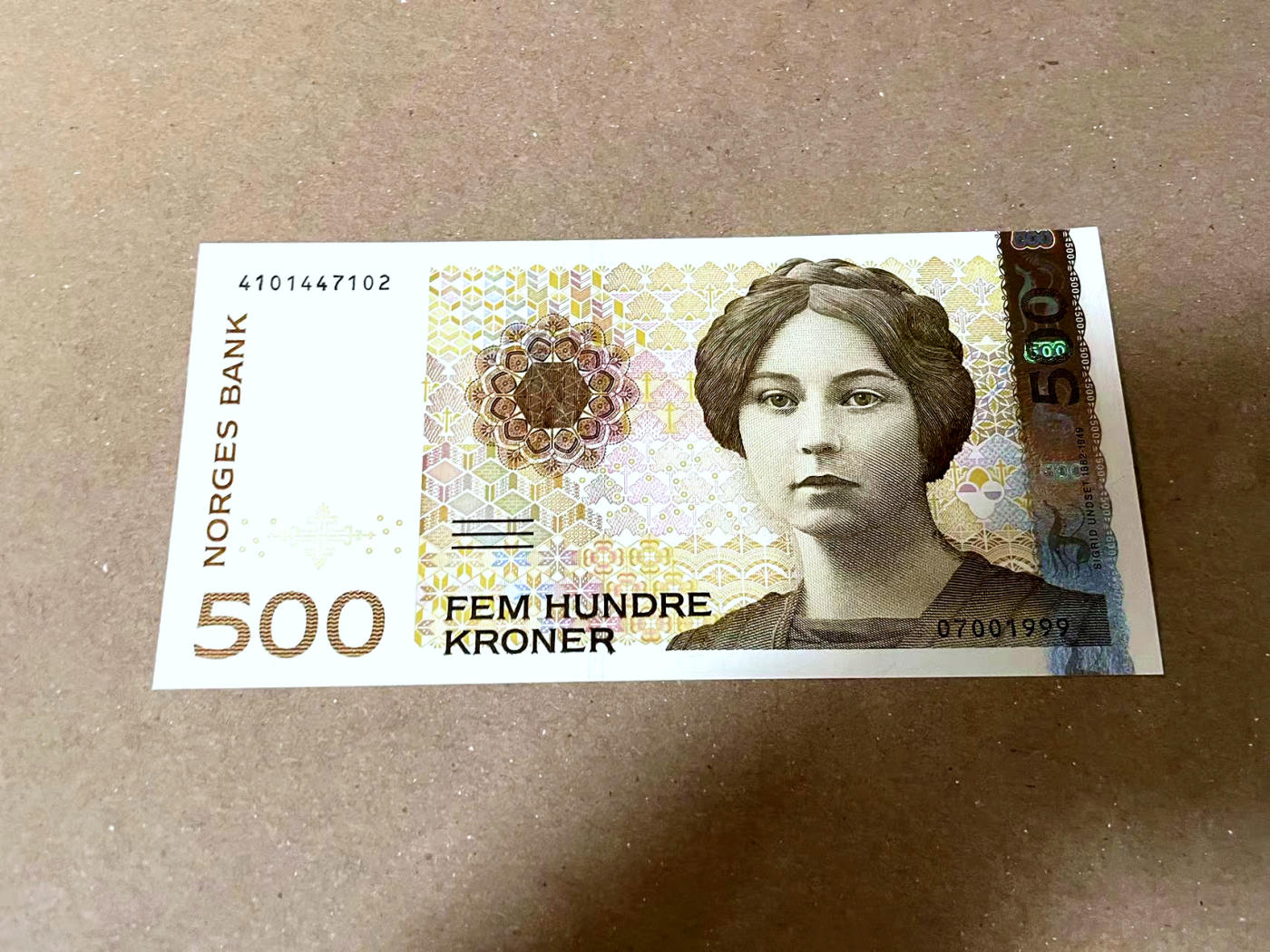 【Blue Auction】✨世界纸币精拍第477期——周日畅拍场 挪威 1999年500克朗 UNC- 