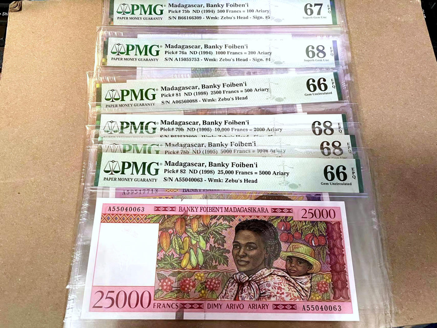 【Blue Auction】✨世界纸币精拍第477期——周日畅拍场 【一组6张】马达加斯加 1994-98年500-25000阿里亚里 PMG68EPQ-66EPQ 