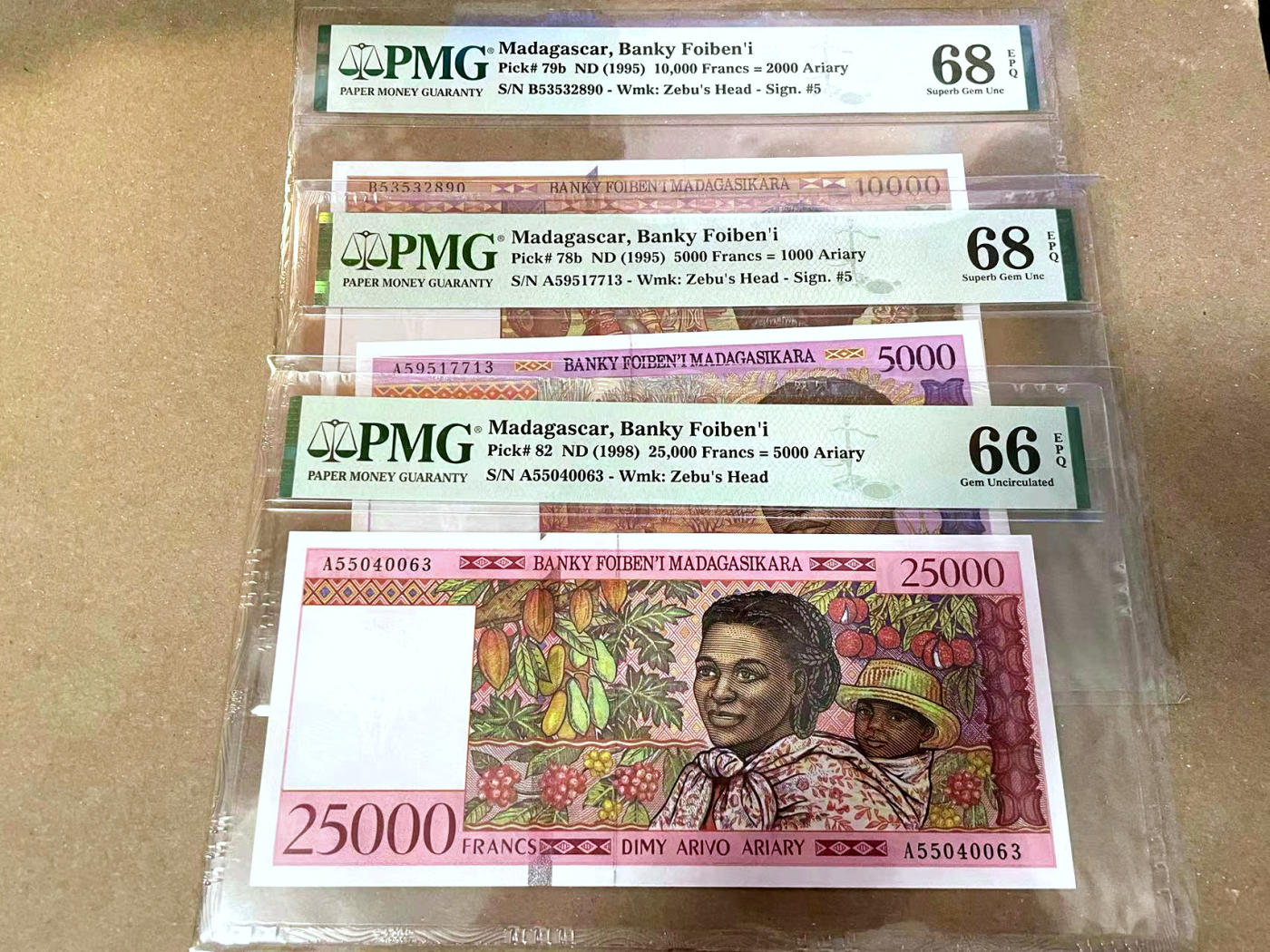 【Blue Auction】✨世界纸币精拍第477期——周日畅拍场 【一组6张】马达加斯加 1994-98年500-25000阿里亚里 PMG68EPQ-66EPQ 