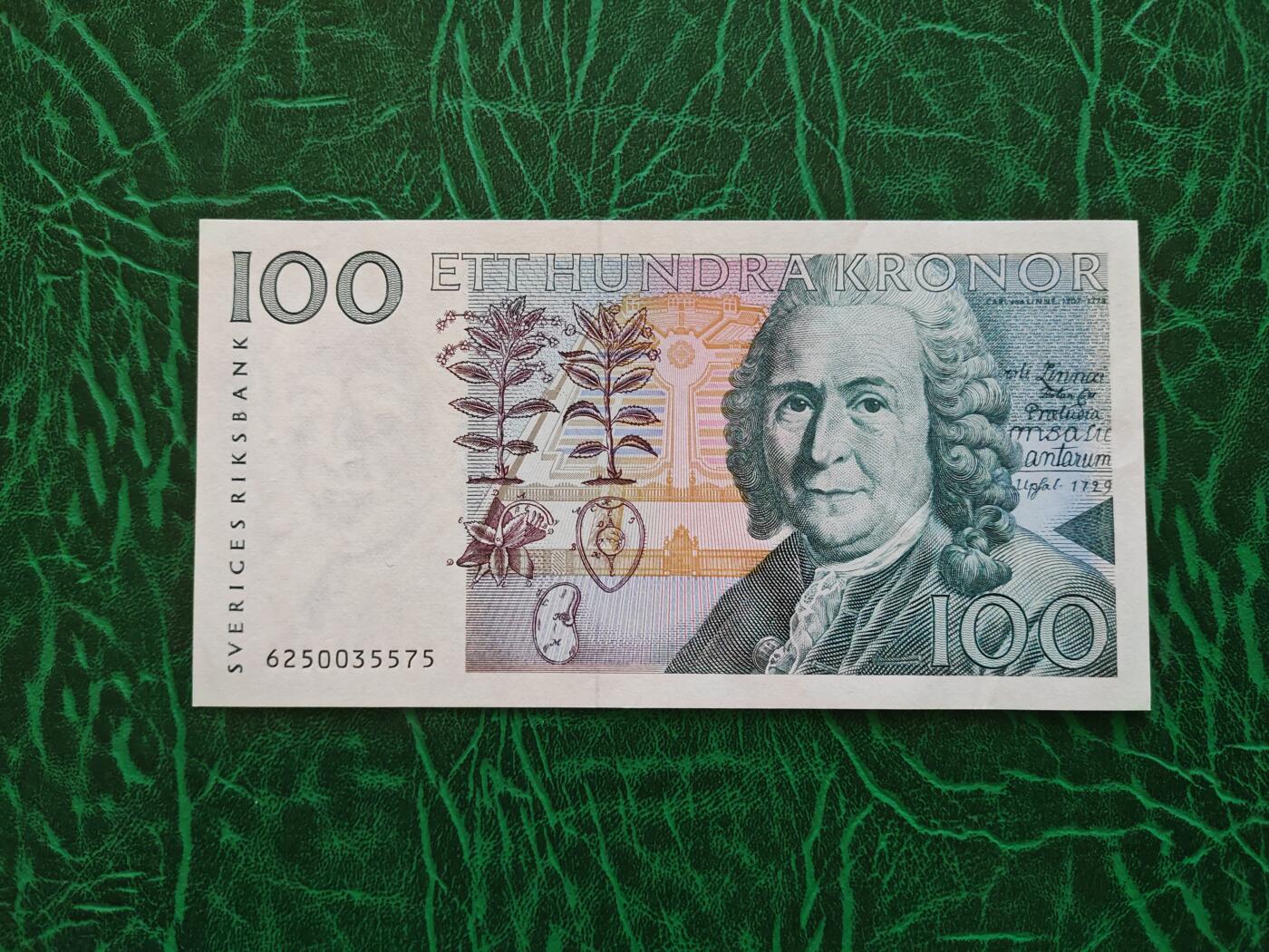 老版瑞典纸币 1986年首发 100 林奈 大头版 无4 全新UNC 轻微出厂压痕