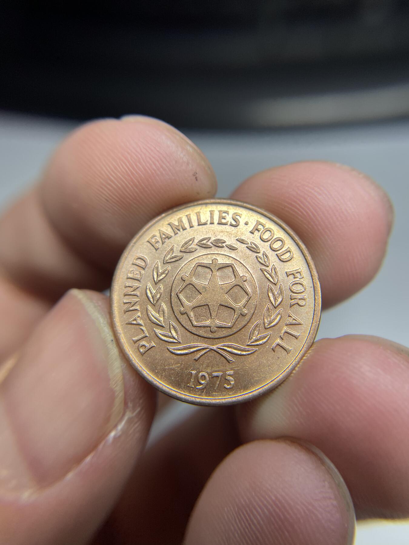 2024年集古藏今外币拍卖第七期-第2场—（总第62拍） 1975年汤加2分