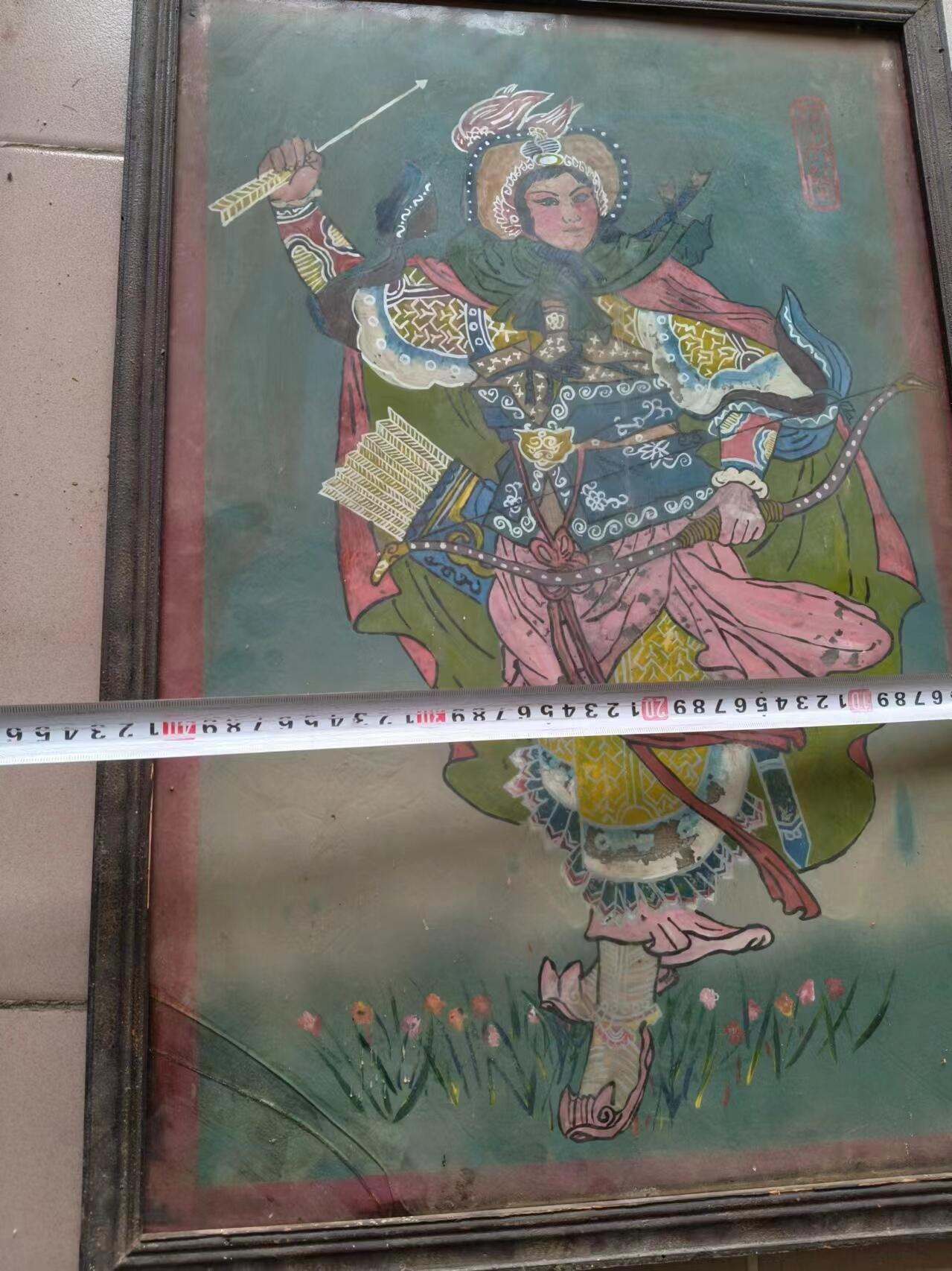 下乡收到，穆桂英手绘玻璃画，画工精美，神姿英武，左角有裂不影响收藏价值，包老包手绘