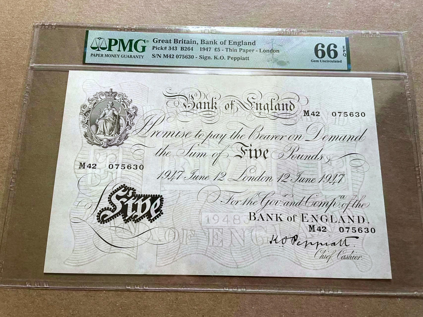 【Blue Auction】✨世界纸币精拍第478期【精】 英国 1947年5镑 大票幅 白色英镑 PMG66EPQ 