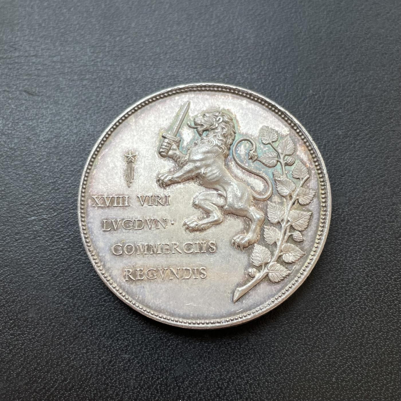 「木头集藏」章牌专场-第41期 M.Penin～法国里昂商会银章  直径：38 mm，22.9g，边铭：蜜蜂 ARGENT （1860-1879年）高浮雕刻画。
