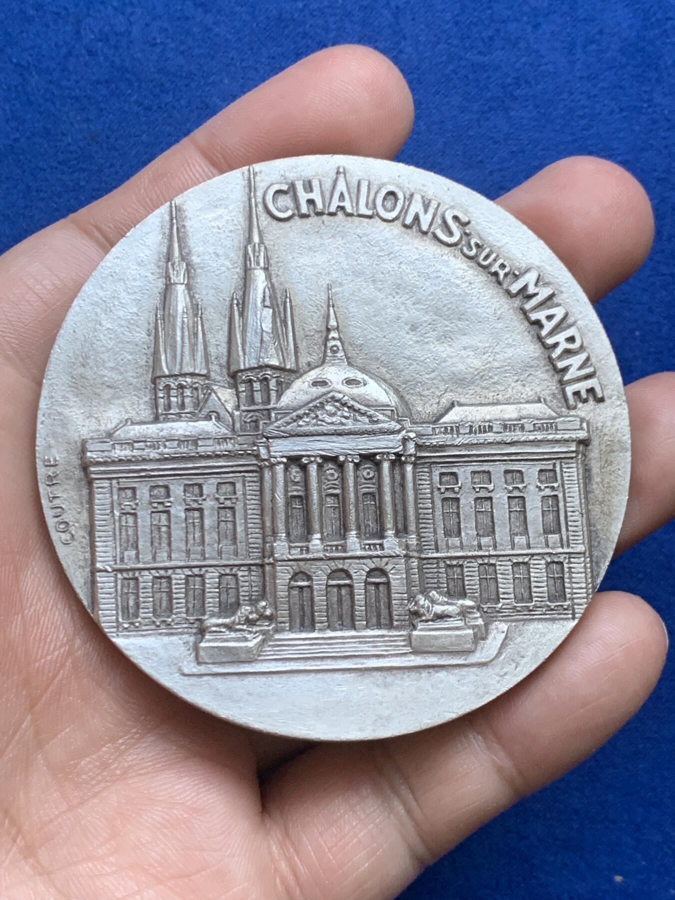 《竞宝斋》第271场-八角与章专场 周日，周一，周二  3场连拍 （全场包邮） 法国马恩河畔沙隆和德库斯和罗布尔银章，187g，67.8mm，边铭：丰饶角1ARGENT