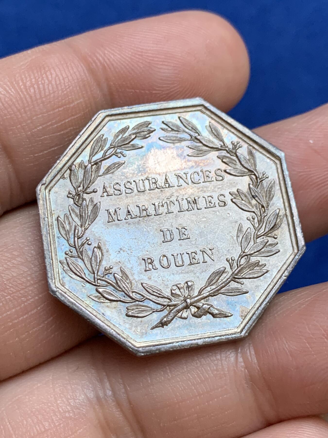 《竞宝斋》第271场-八角与章专场 周日，周一，周二  3场连拍 （全场包邮） 法国八角银章，鲁昂海上保险公司，17.69g，32.7mm，早期无边铭