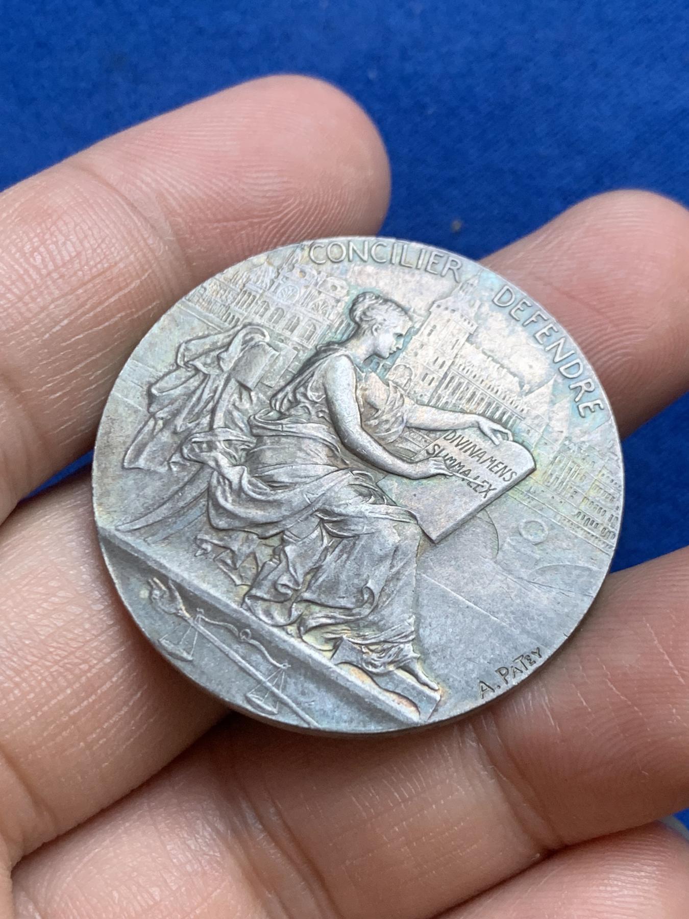 《竞宝斋》第271场-八角与章专场 周日，周一，周二  3场连拍 （全场包邮） 法国银章，塞纳河一审法庭，19.48g，36.3mm，丰饶角边铭