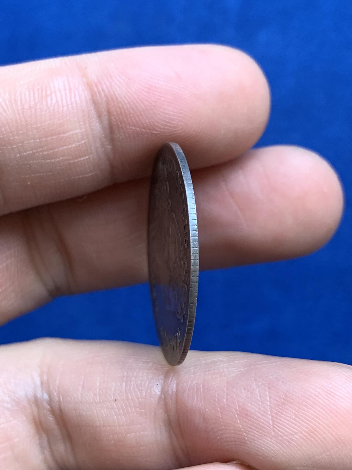 《竞宝斋》第271场-八角与章专场 周日，周一，周二  3场连拍 （全场包邮） 法国路易十四时期为普通战争发行的银质代币，5.55g，28.5mm，