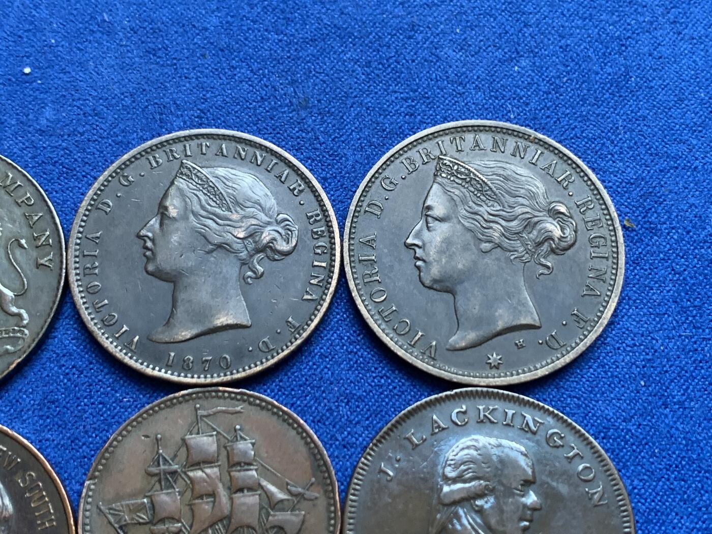 《竞宝斋》第269场- 周日，周一，周二  3场连拍 （全场包邮） 8枚一组 1枚1便士代币 2枚半便士代币 1枚根西1便士 1枚根西1/13便士 1枚1804东印度 1枚船运代币 轻微不平 1枚运动纪念章 细节见图