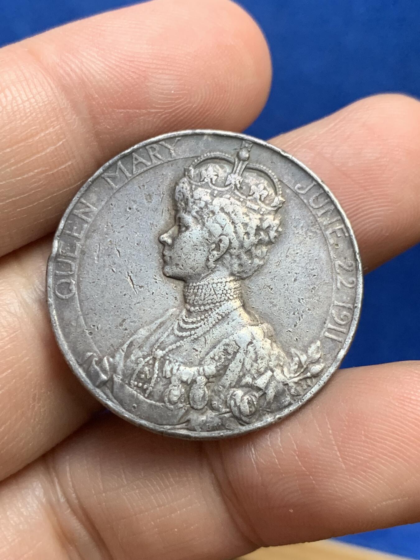 《竞宝斋》第269场- 周日，周一，周二  3场连拍 （全场包邮） 英国 1911年乔五 登基 纪念银章 12.1g 30.6mm 细节见图