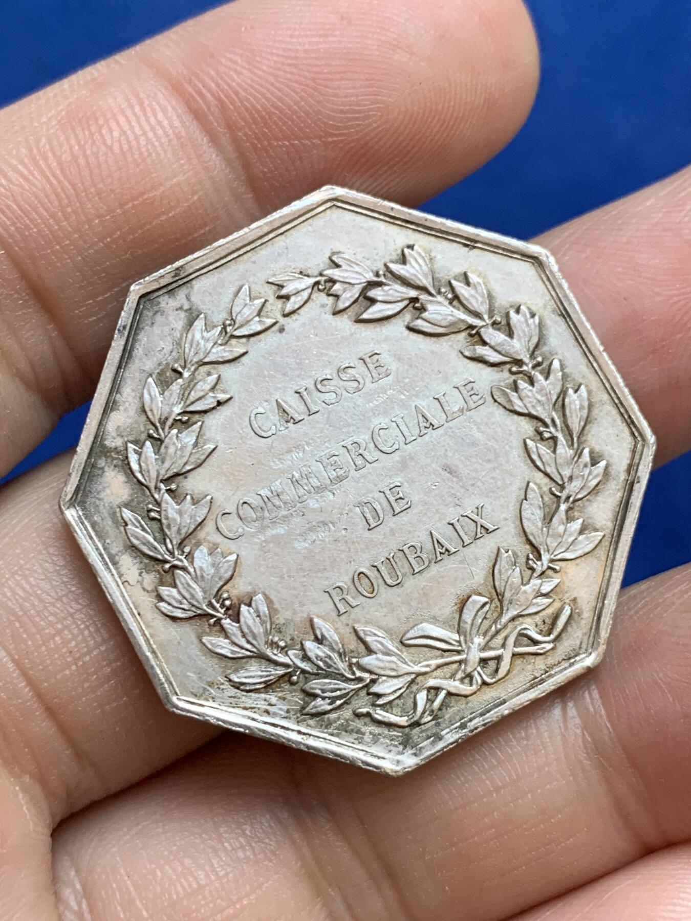 《竞宝斋》第271场-八角与章专场 周日，周一，周二  3场连拍 （全场包邮） 法国八角银质代币，鲁贝商业银行，20.31g，35.2mm，蜜蜂边铭