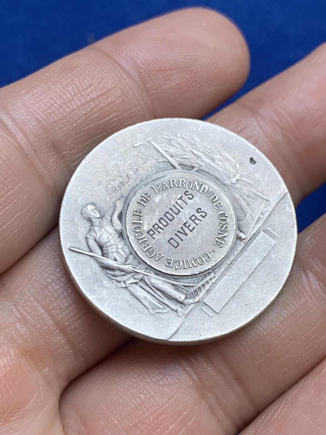 《竞宝斋》第271场-八角与章专场 周日，周一，周二  3场连拍 （全场包邮） 法国卢瓦尔科纳市农业展银质代币，12.85g，31.3mm，野猪头+菱形argent