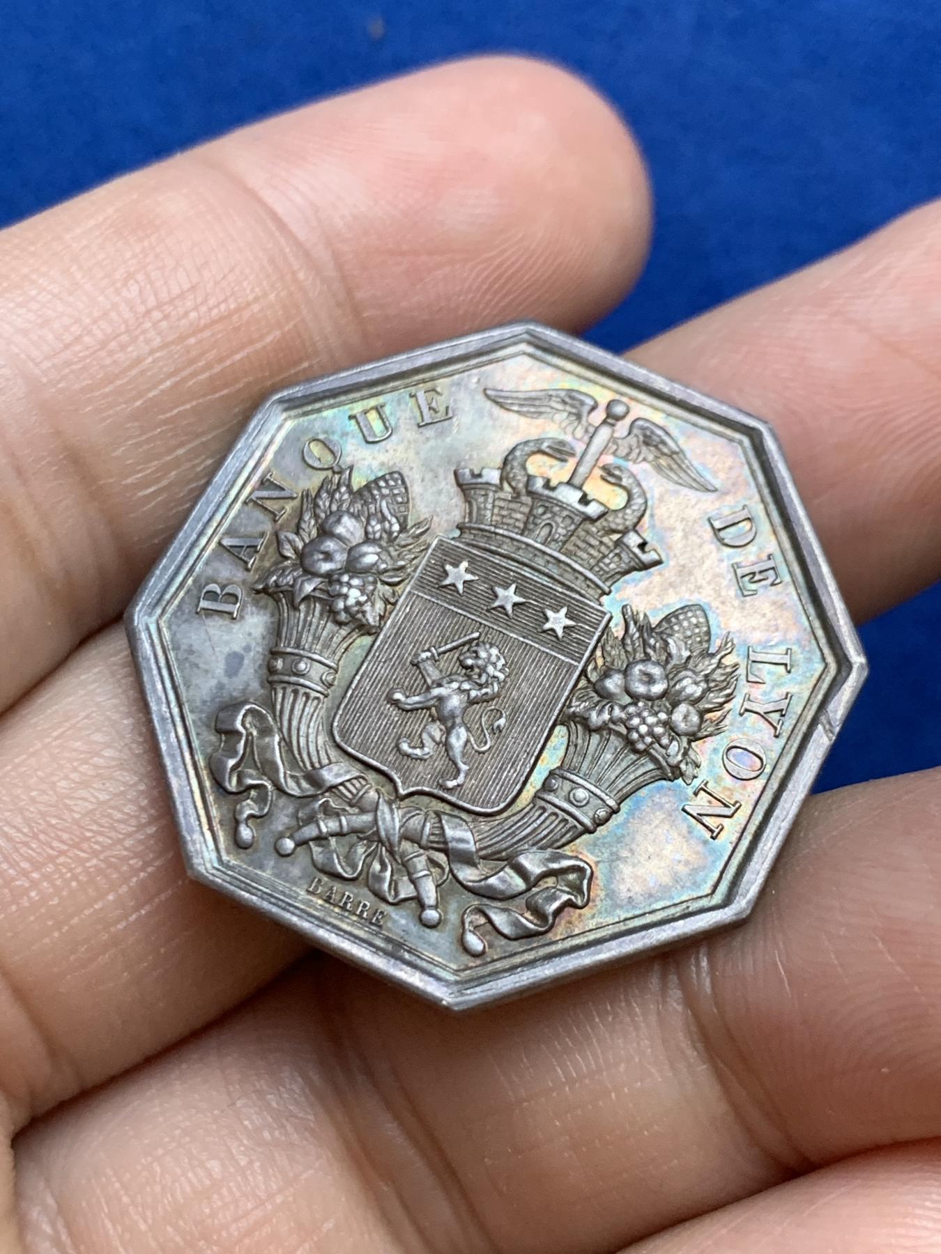 《竞宝斋》第271场-八角与章专场 周日，周一，周二  3场连拍 （全场包邮） 法国JETON银质八角，里昂银行，直径31.3毫米，重12.50克，边铭：船锚+C argent（1841-1842）