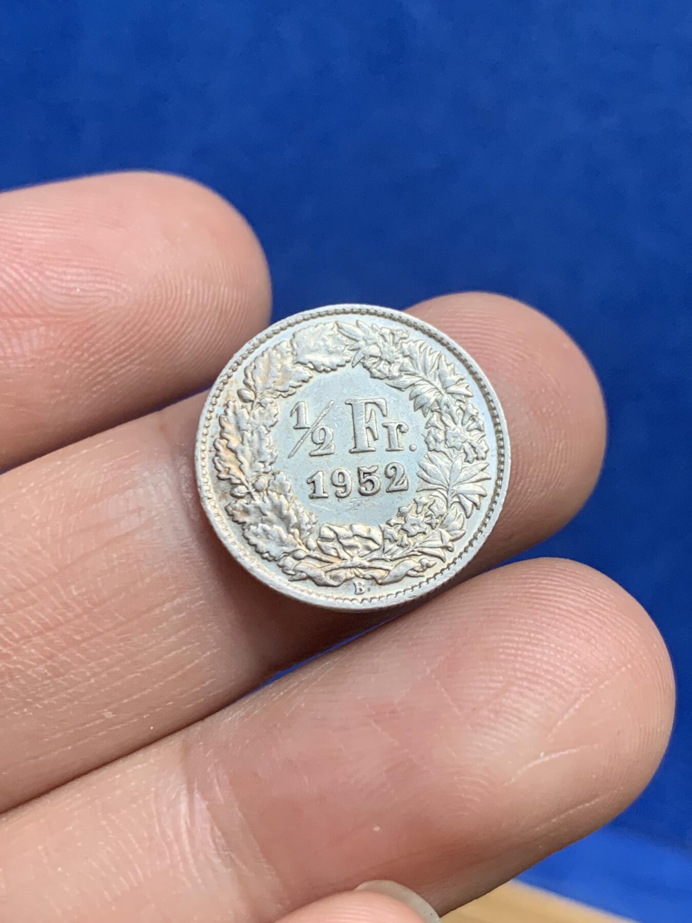 《竞宝斋》第269场- 周日，周一，周二  3场连拍 （全场包邮） 3枚一组 瑞士银币 1法郎+0.5法郎+海峡10分 细节见图