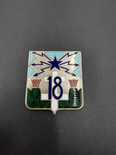 老王徽章第四十期 - 法国第18信号团证章 背杆损坏