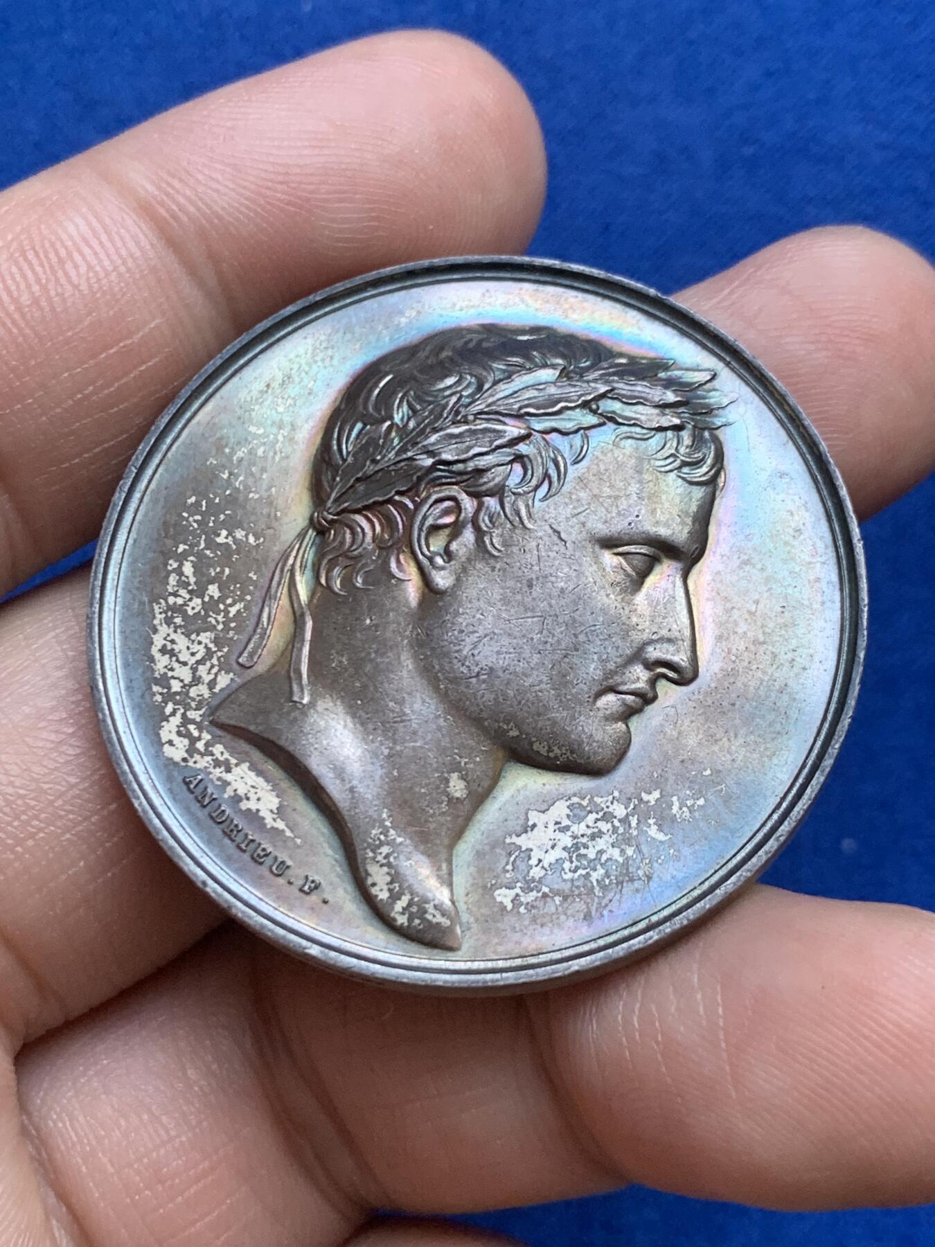 《竞宝斋》第271场-八角与章专场 周日，周一，周二  3场连拍 （全场包邮） 法国银章，拿破仑建立荣誉军团勋章，39.10g，40.8mm，边铭：1969丰饶角1ARGENT