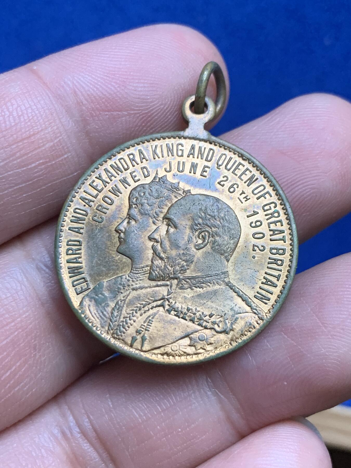 《竞宝斋》第269场- 周日，周一，周二  3场连拍 （全场包邮） 英国1902年爱七登基纪念章 8.51g 28.5mm