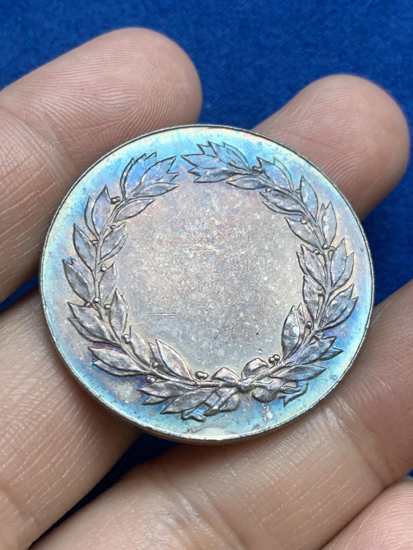 《竞宝斋》第271场-八角与章专场 周日，周一，周二  3场连拍 （全场包邮） 法国城市人寿保险公司银质代币，21.22g，36.3mm，丰饶角边铭