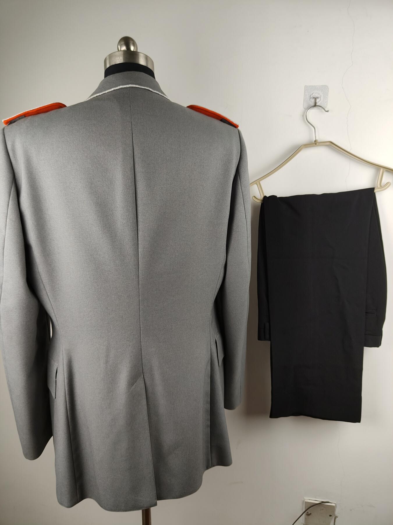 全场0元起拍 第158期 咸鱼国勋章拍卖专场 5月22日（周三）下午6：00开始 西德陆军宪兵尉官常服上衣 胸围 108 肩宽46 衣长84 袖长66 腰围76 裤长100