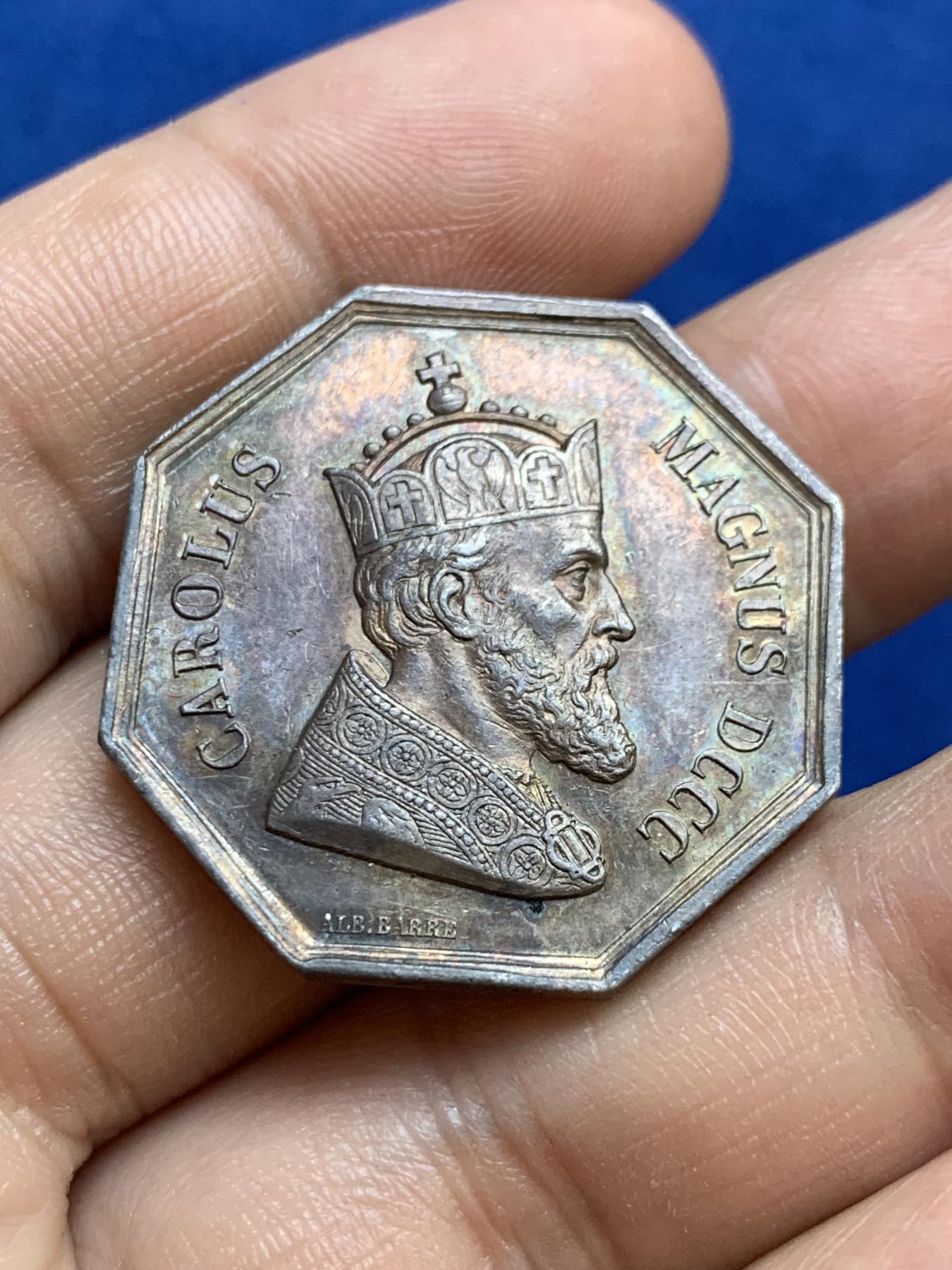 《竞宝斋》第271场-八角与章专场 周日，周一，周二  3场连拍 （全场包邮） 法国八角银质代币，塞纳省机构负责人，查理大帝，14.78g，31.2mm，手指边铭