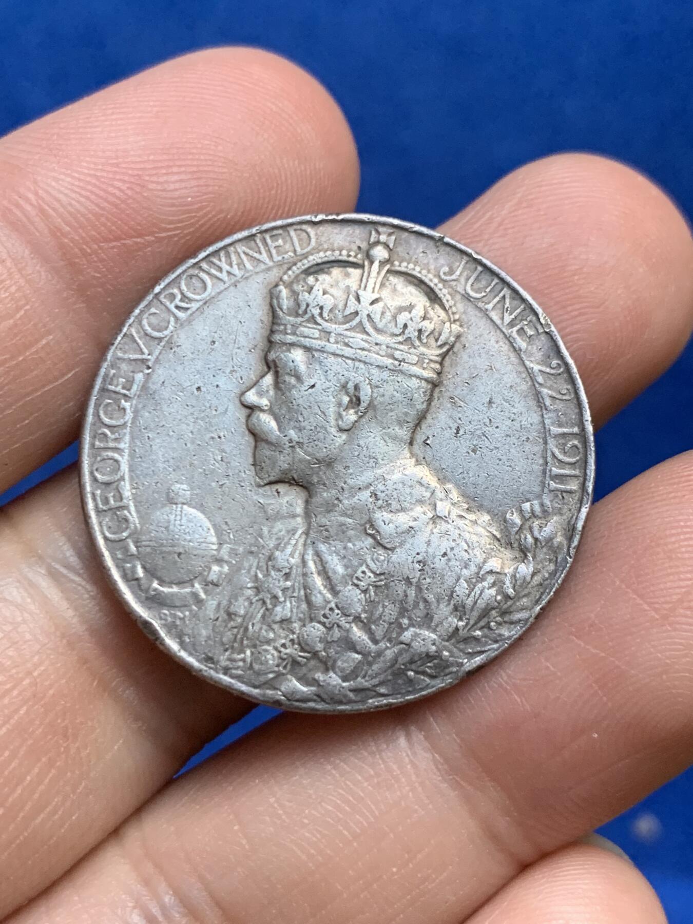 《竞宝斋》第269场- 周日，周一，周二  3场连拍 （全场包邮） 英国 1911年乔五 登基 纪念银章 12.1g 30.6mm 细节见图