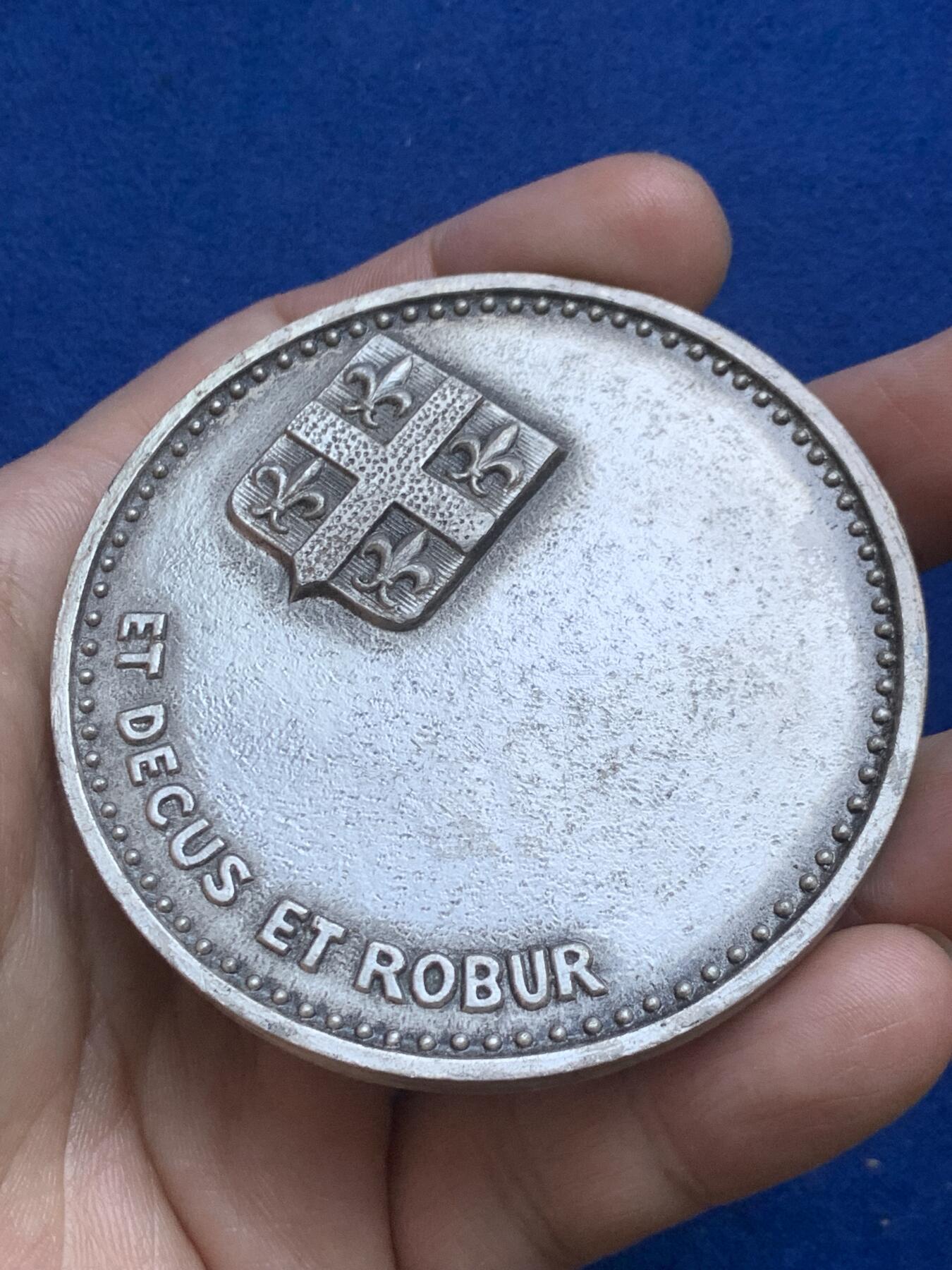 《竞宝斋》第271场-八角与章专场 周日，周一，周二  3场连拍 （全场包邮） 法国马恩河畔沙隆和德库斯和罗布尔银章，187g，67.8mm，边铭：丰饶角1ARGENT