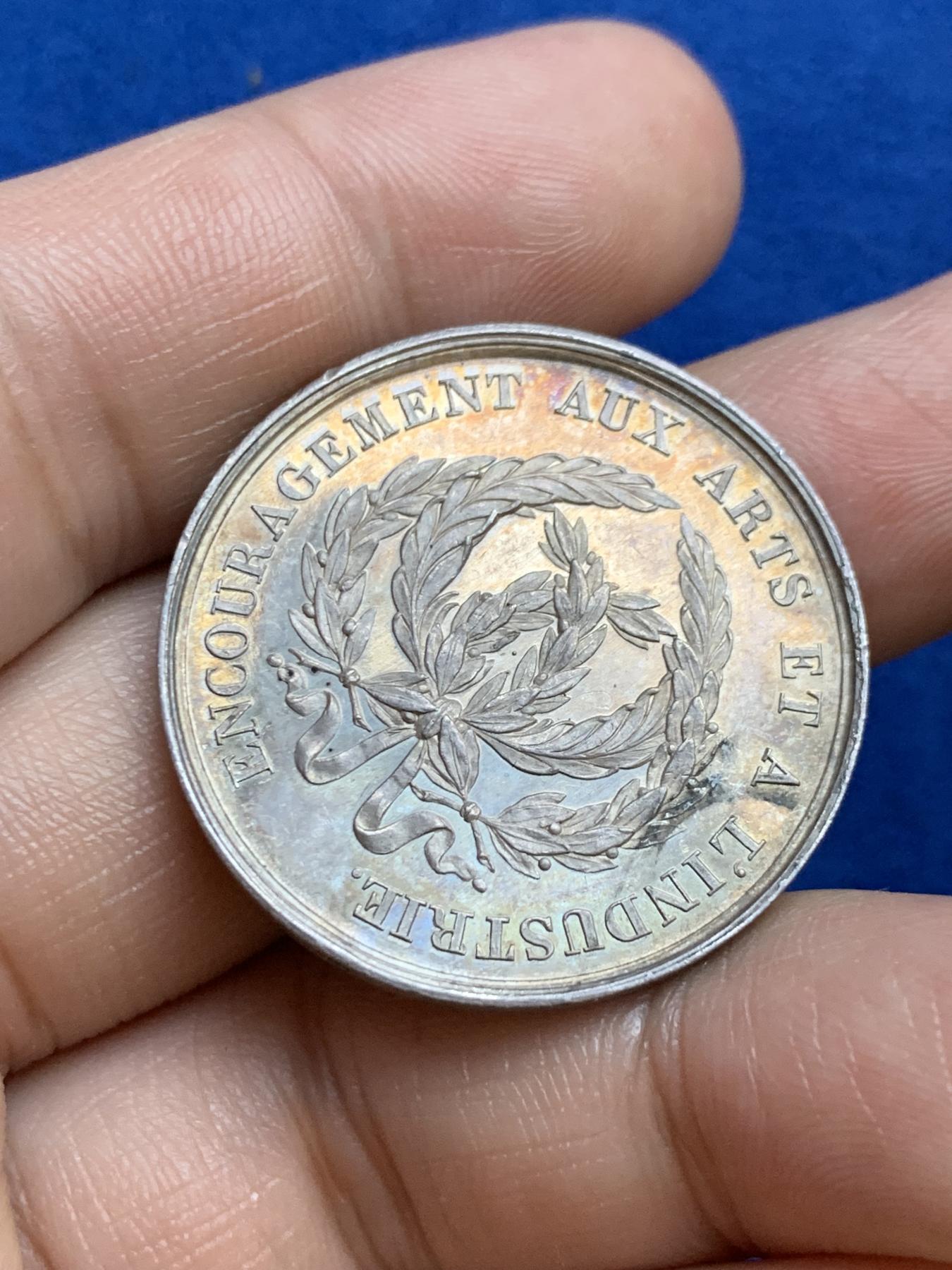 《竞宝斋》第271场-八角与章专场 周日，周一，周二  3场连拍 （全场包邮） 法国银质代币，里昂艺术之友协会，法国文艺复兴时期建筑师菲利贝尔·德·奥尔姆，12.95g，32.7mm，手指边铭
