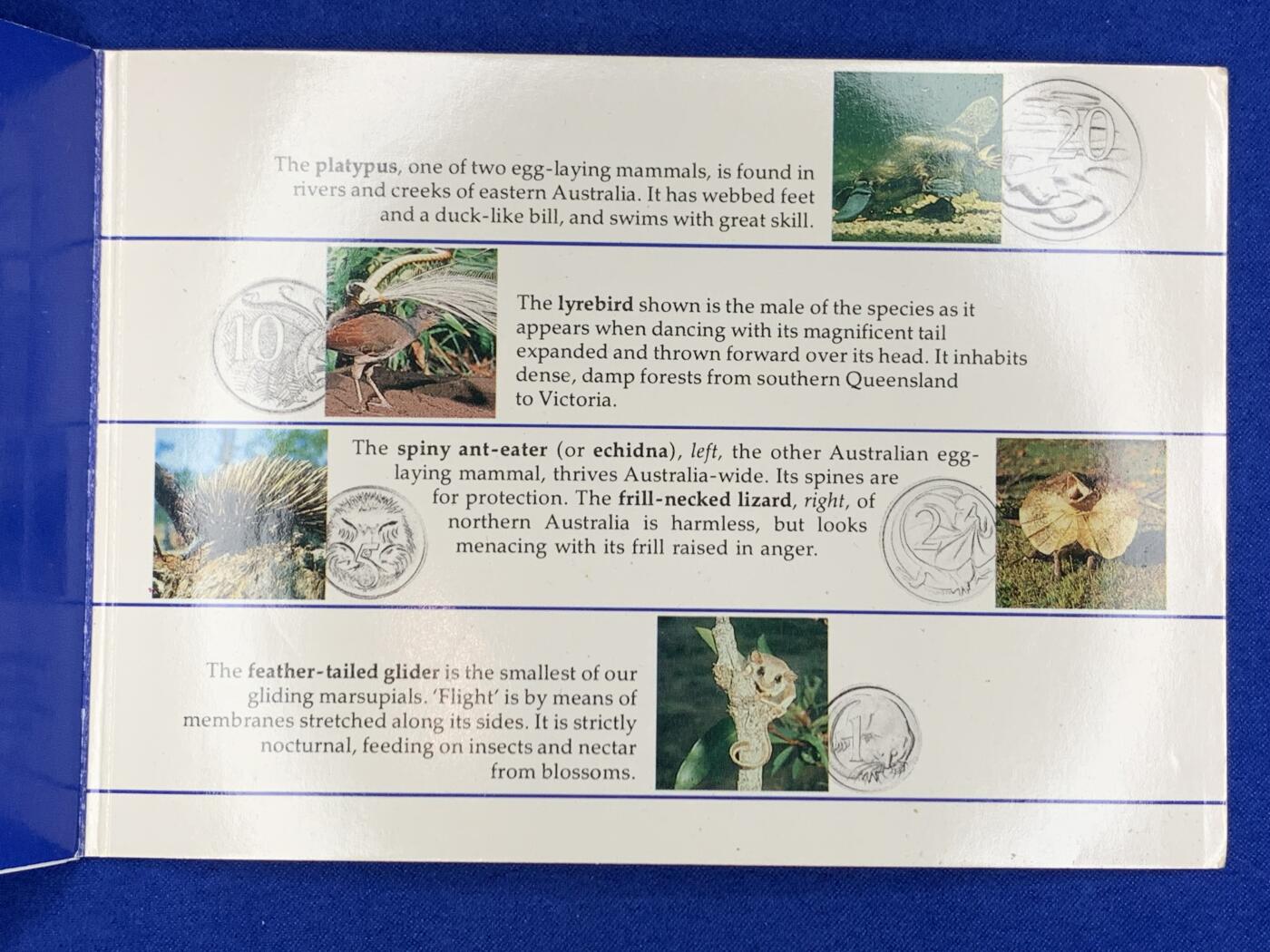 《竞宝斋》第269场- 周日，周一，周二  3场连拍 （全场包邮） 1984年澳大利亚皇家造币厂官方套币（日本市场发售，单独带日文证书）+精典袋鼠1澳元官方装祯册（首年，单独发行）组成一套。少见。