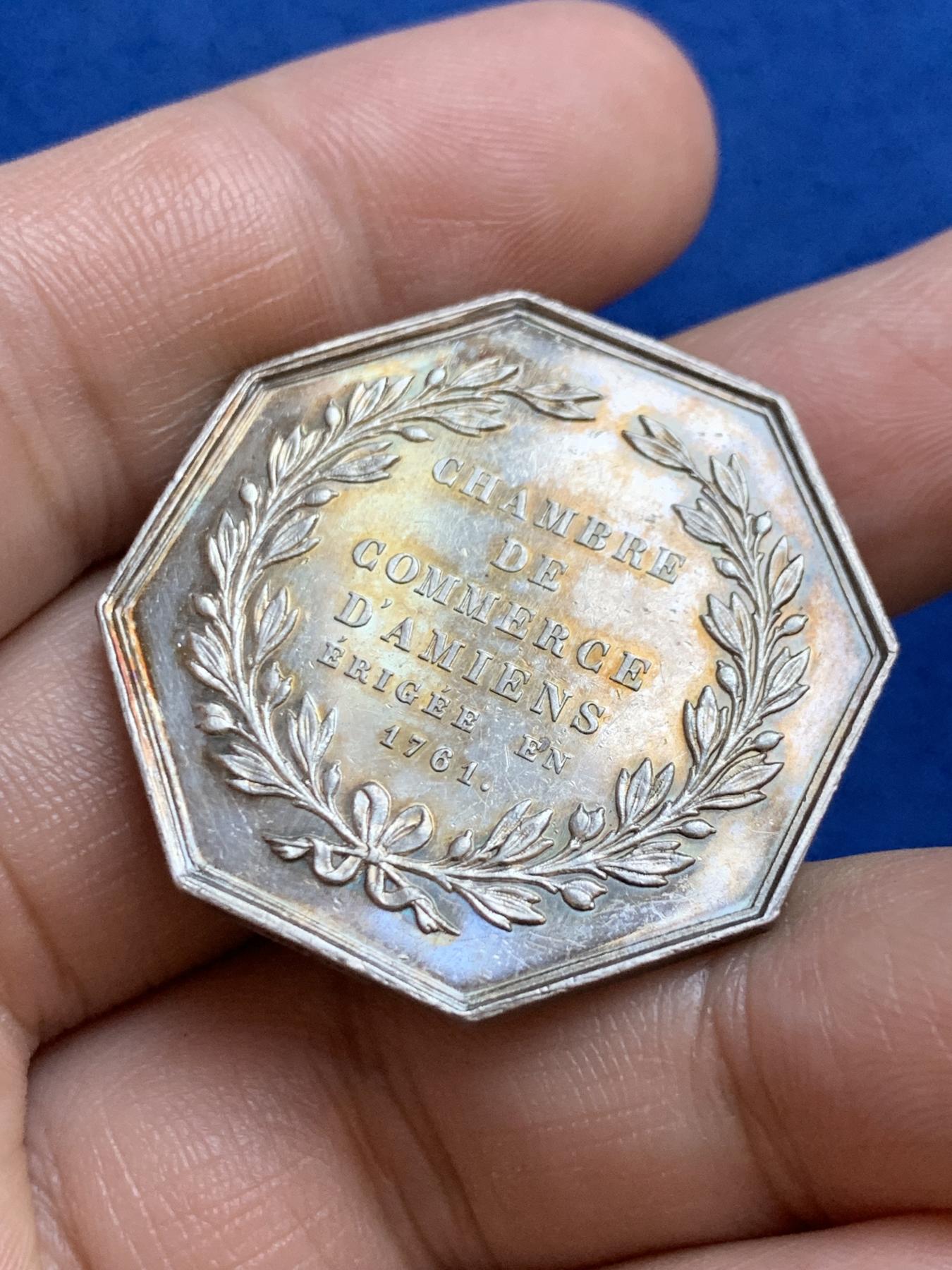 《竞宝斋》第271场-八角与章专场 周日，周一，周二  3场连拍 （全场包邮） 法国八角银质代币，亚眠商会，17.98g，33.8mm，蜜蜂边铭