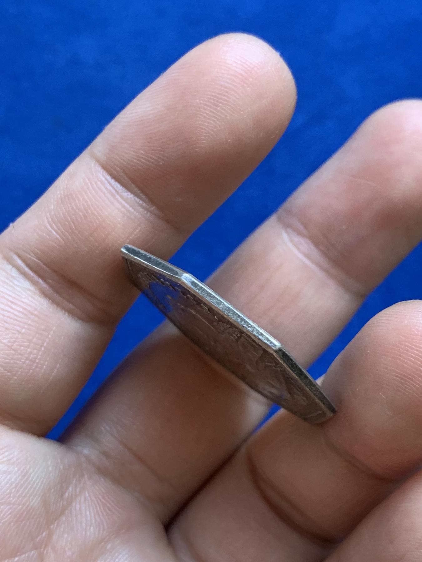 《竞宝斋》第271场-八角与章专场 周日，周一，周二  3场连拍 （全场包邮） 法国1780年宗教神职人员集会八角银质代币，12.84g，32.2mm，早期无边铭