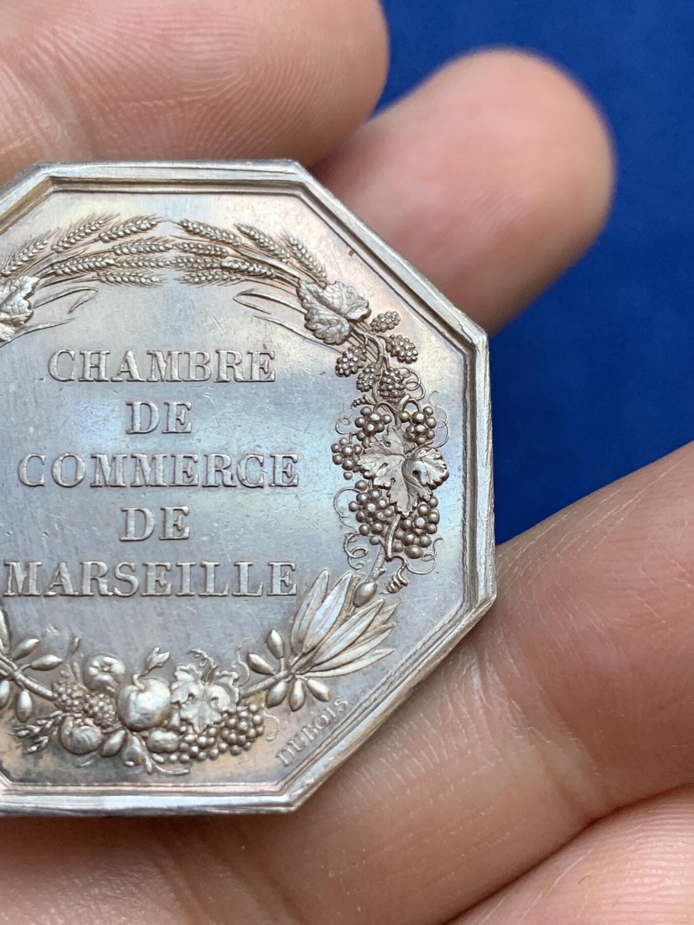 《竞宝斋》第271场-八角与章专场 周日，周一，周二  3场连拍 （全场包邮） 法国八角银章，马赛商会，19.09g，35.1mm，手指边铭