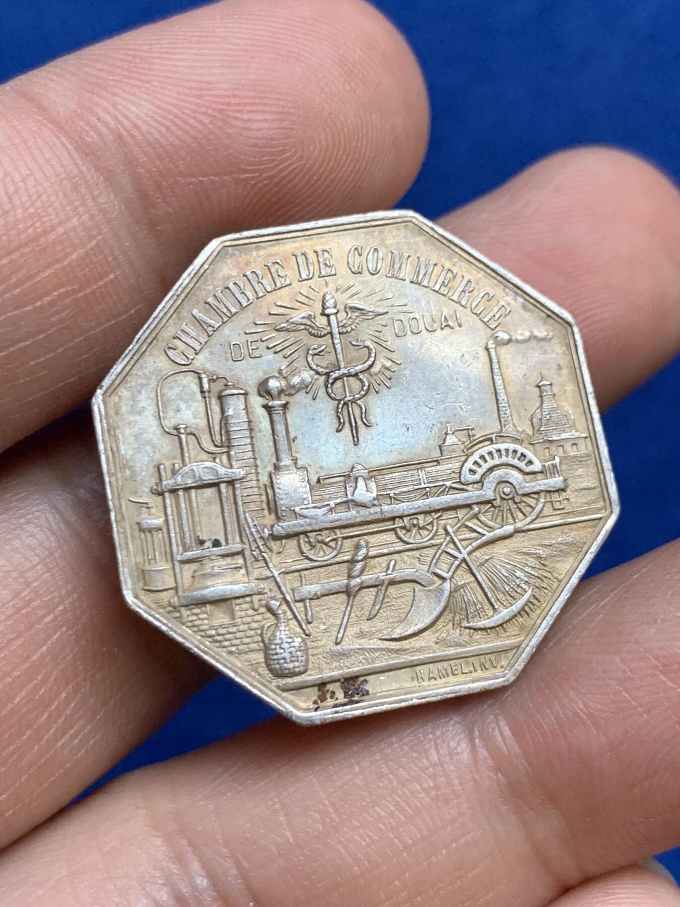 《竞宝斋》第271场-八角与章专场 周日，周一，周二  3场连拍 （全场包邮） 法国八角银质代币，杜埃商会，11.58g，29.0mm，蜜蜂边铭