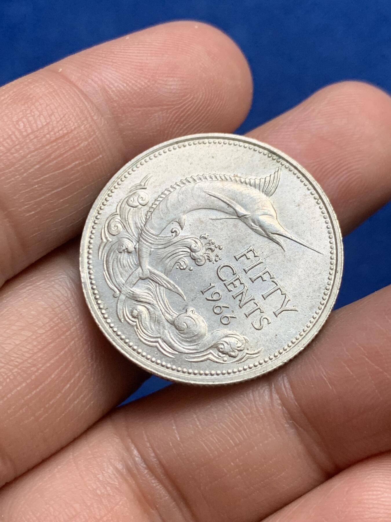 《竞宝斋》第269场- 周日，周一，周二  3场连拍 （全场包邮） 巴哈马1966年伊丽莎白二世50分银币