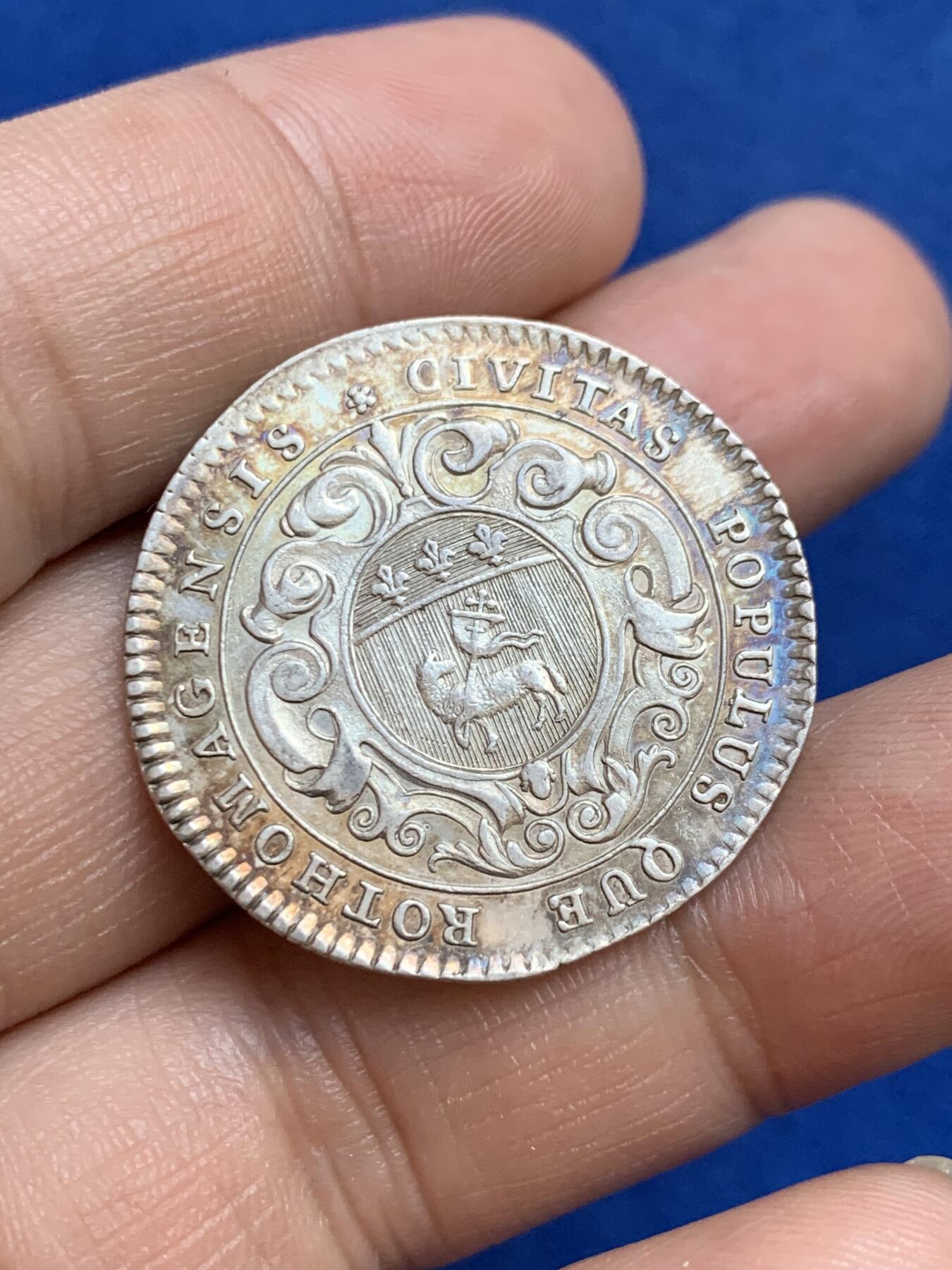 《竞宝斋》第271场-八角与章专场 周日，周一，周二  3场连拍 （全场包邮） 法国路易十五时期鲁昂市银制代币，7.75g，31mm