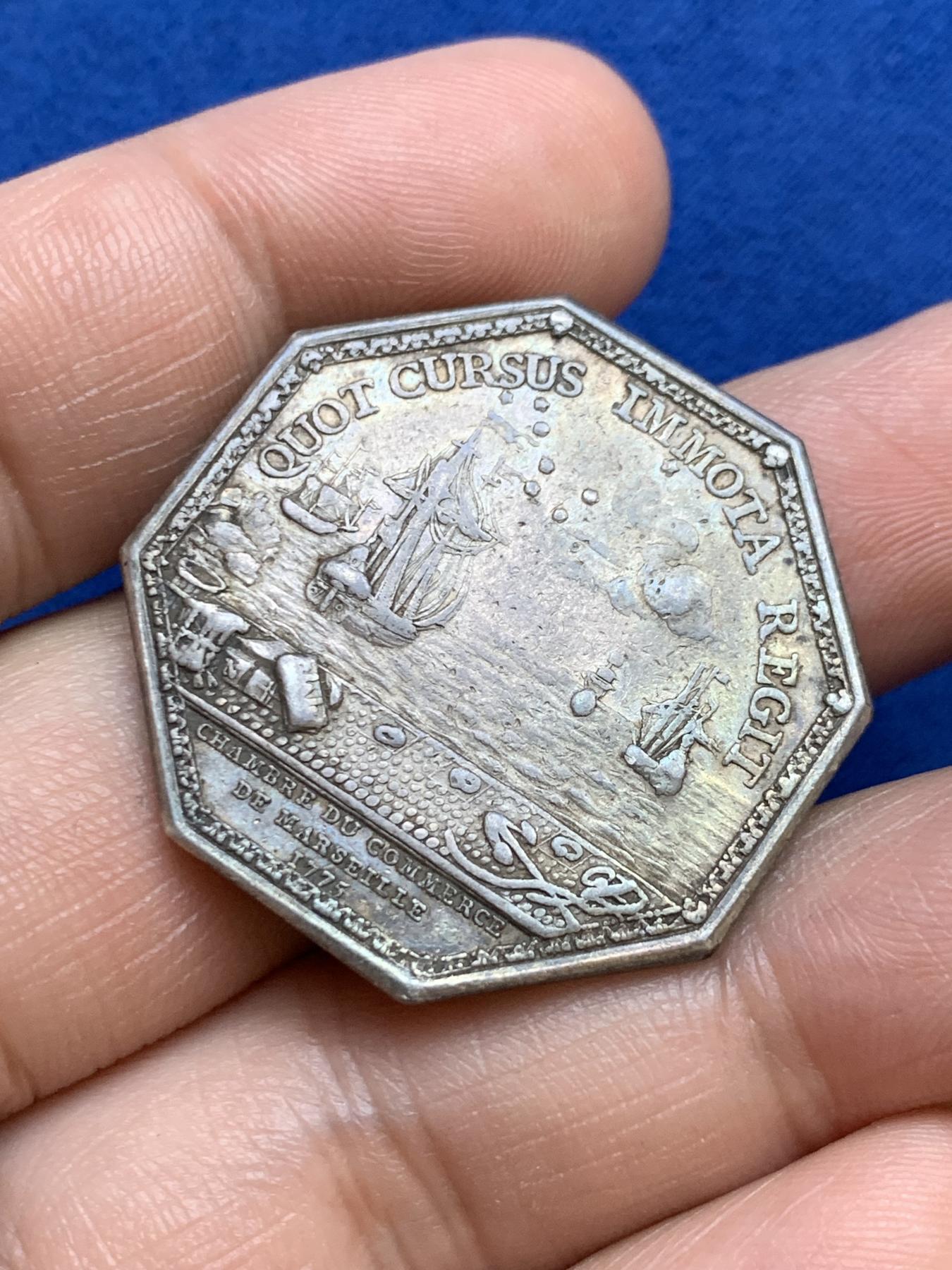 《竞宝斋》第271场-八角与章专场 周日，周一，周二  3场连拍 （全场包邮） 法国JETON银质八角，马赛商会，直径32.8毫米，重16.65克，边铭：无