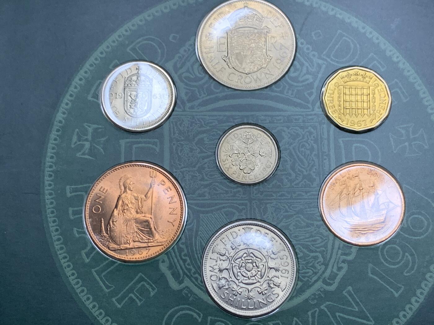 《竞宝斋》第269场- 周日，周一，周二  3场连拍 （全场包邮） 英国硬币套装 新旧版套币合集 附货币转换规则 改制前1套 改制后1套 稀少套装