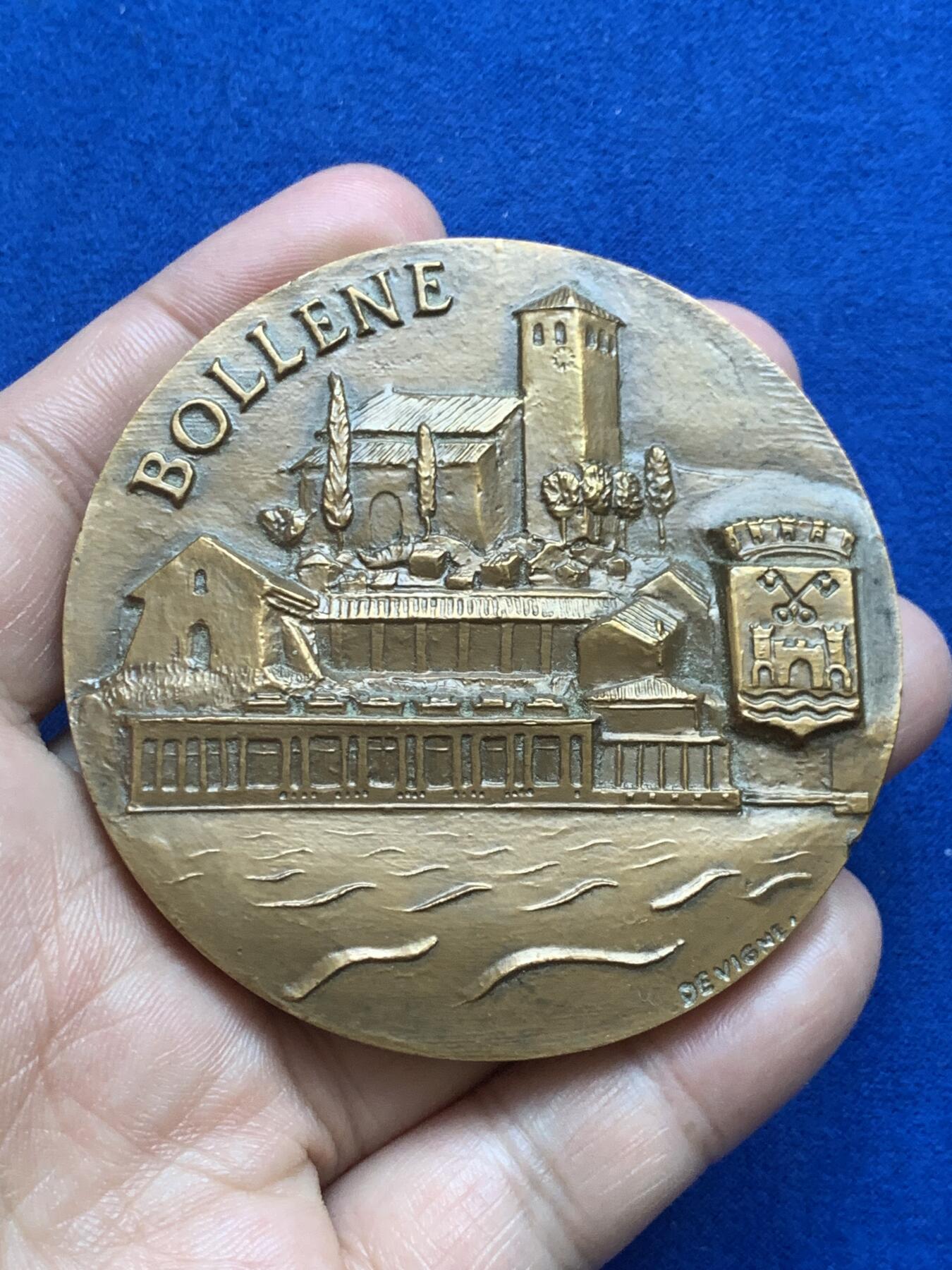 《竞宝斋》第271场-八角与章专场 周日，周一，周二  3场连拍 （全场包邮） 法国博莱纳市铜章，183.89g，67.7mm，边铭：丰饶角+铜标