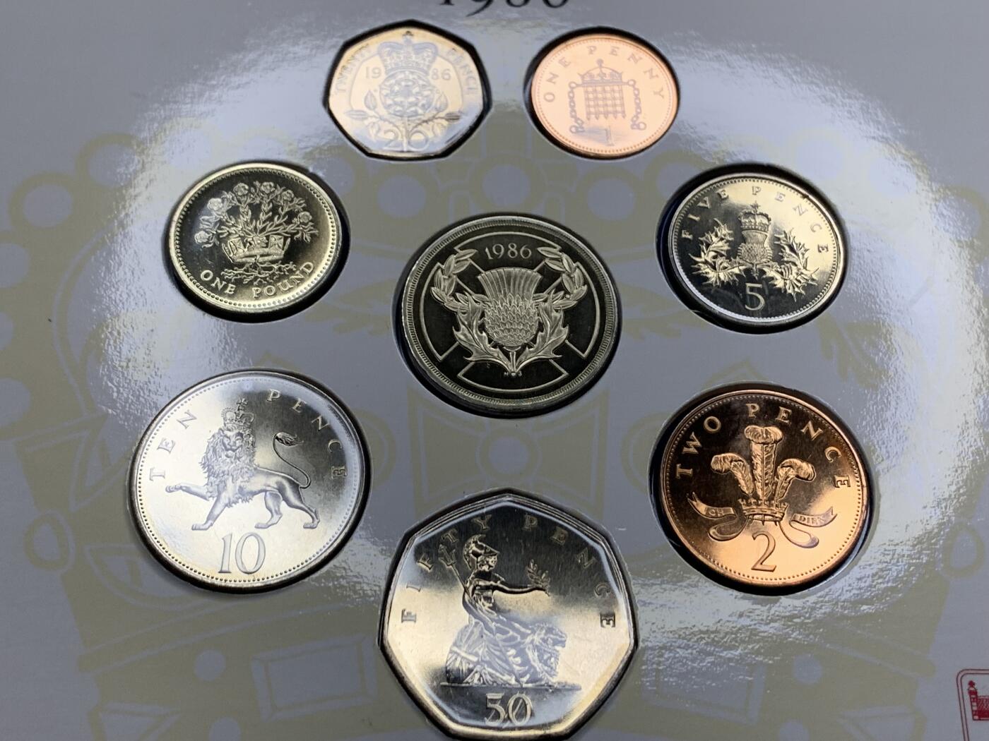 《竞宝斋》第269场- 周日，周一，周二  3场连拍 （全场包邮） 英国1986年8枚装硬币套装 含英联邦运动会2英镑 性价比最高的年份之一